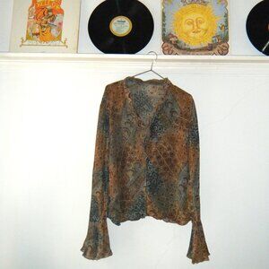 VINTAGE BUTTON UP | Flowy Patterned Button Up w/ Bell Sleeves, Ruched Trim - M/L